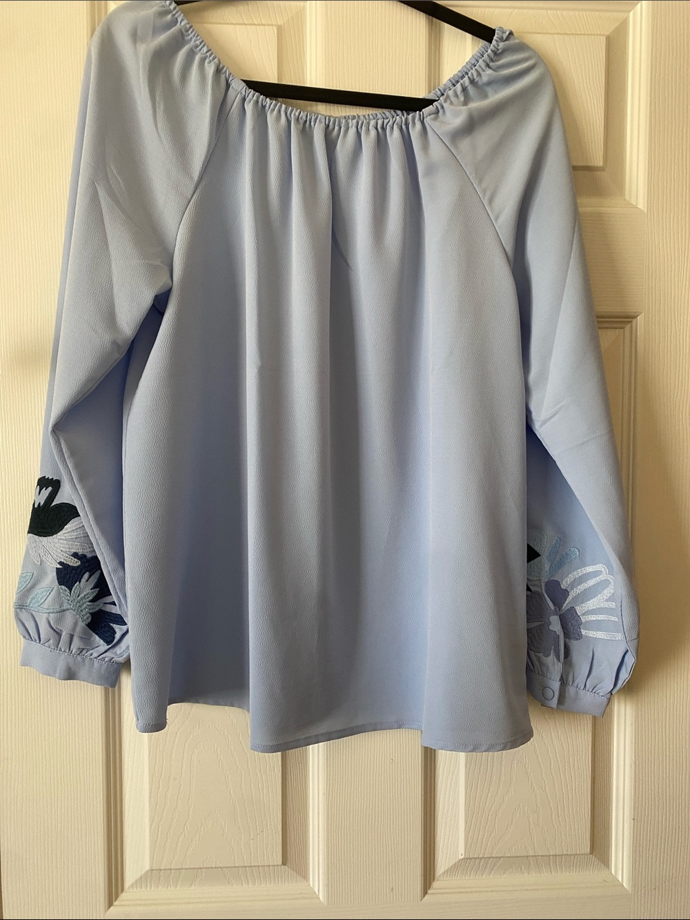 DG3 Blouse with Embroidered Cuffs, light blue